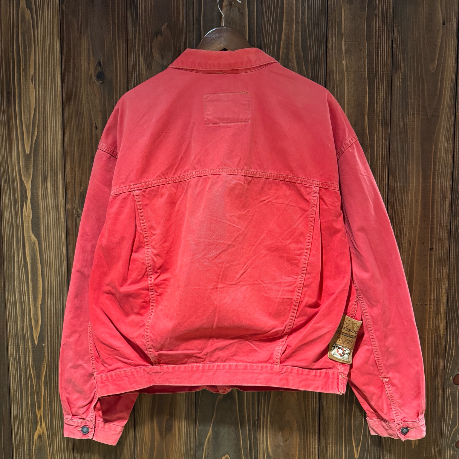 90s Diesel Basic Line ワークジャケットの背面。製品染めによる自然なフェードとボックスシルエットが特徴。