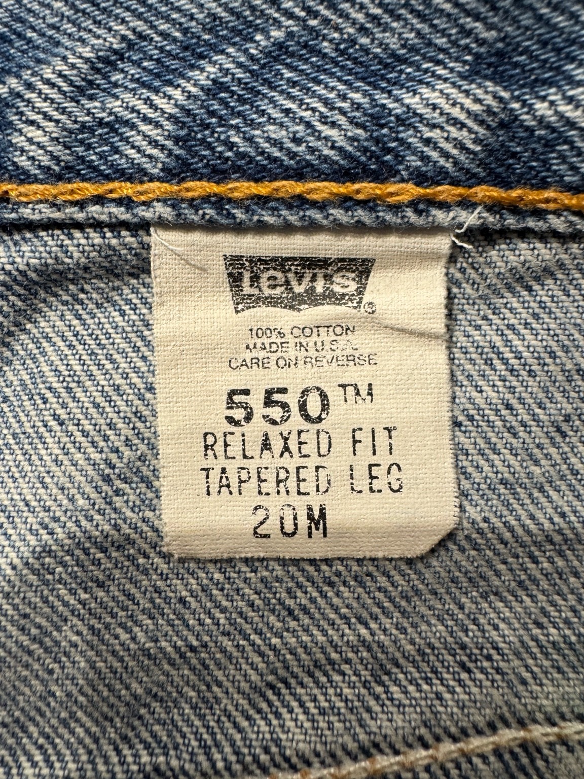 Levi’s 550(USA製)内タグ。MADE IN U.S.Aと550 RELAXED FIT TAPERED LEG 20Mの表記。