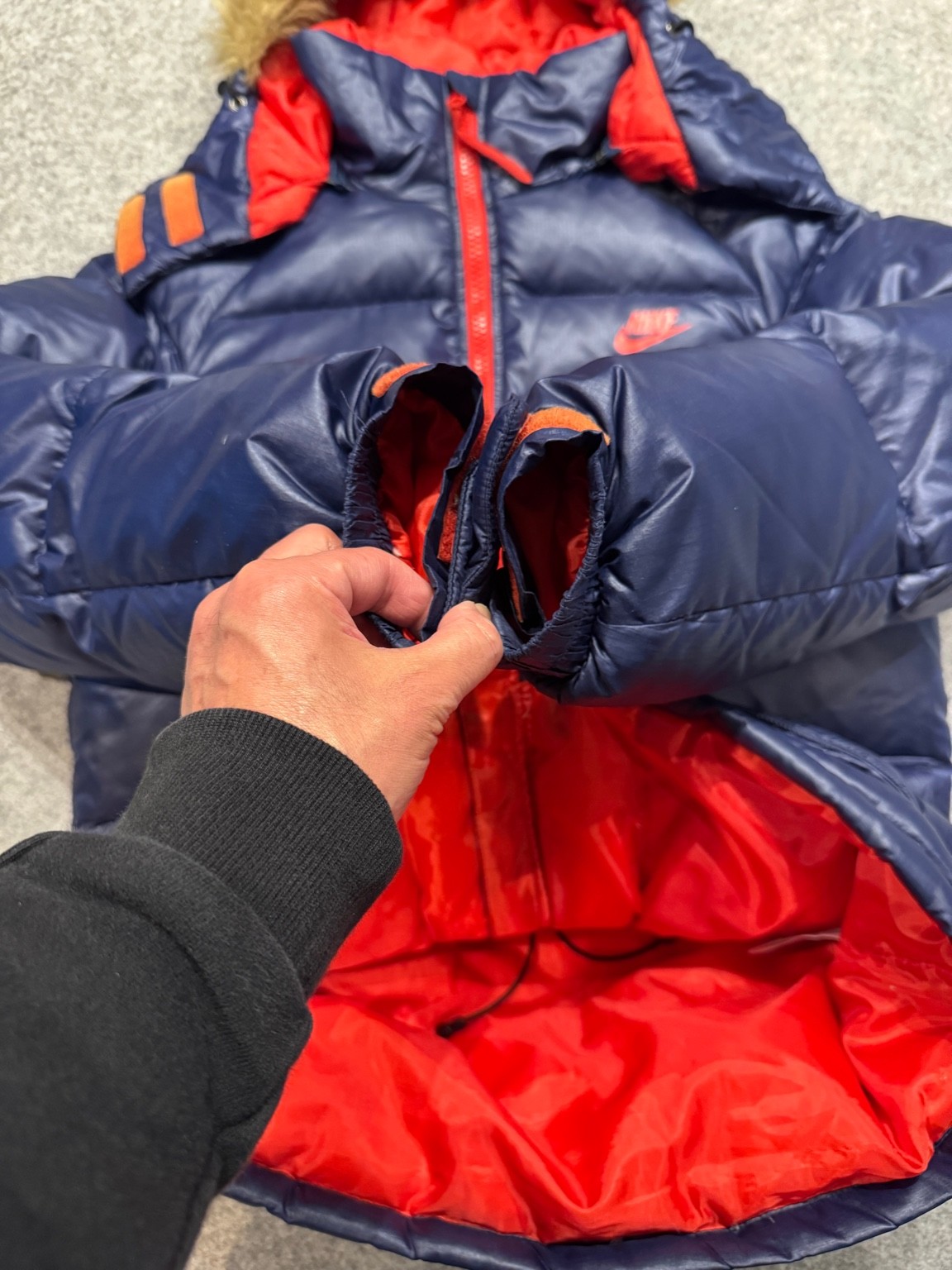 NIKE ダウン 袖口 内側リブ