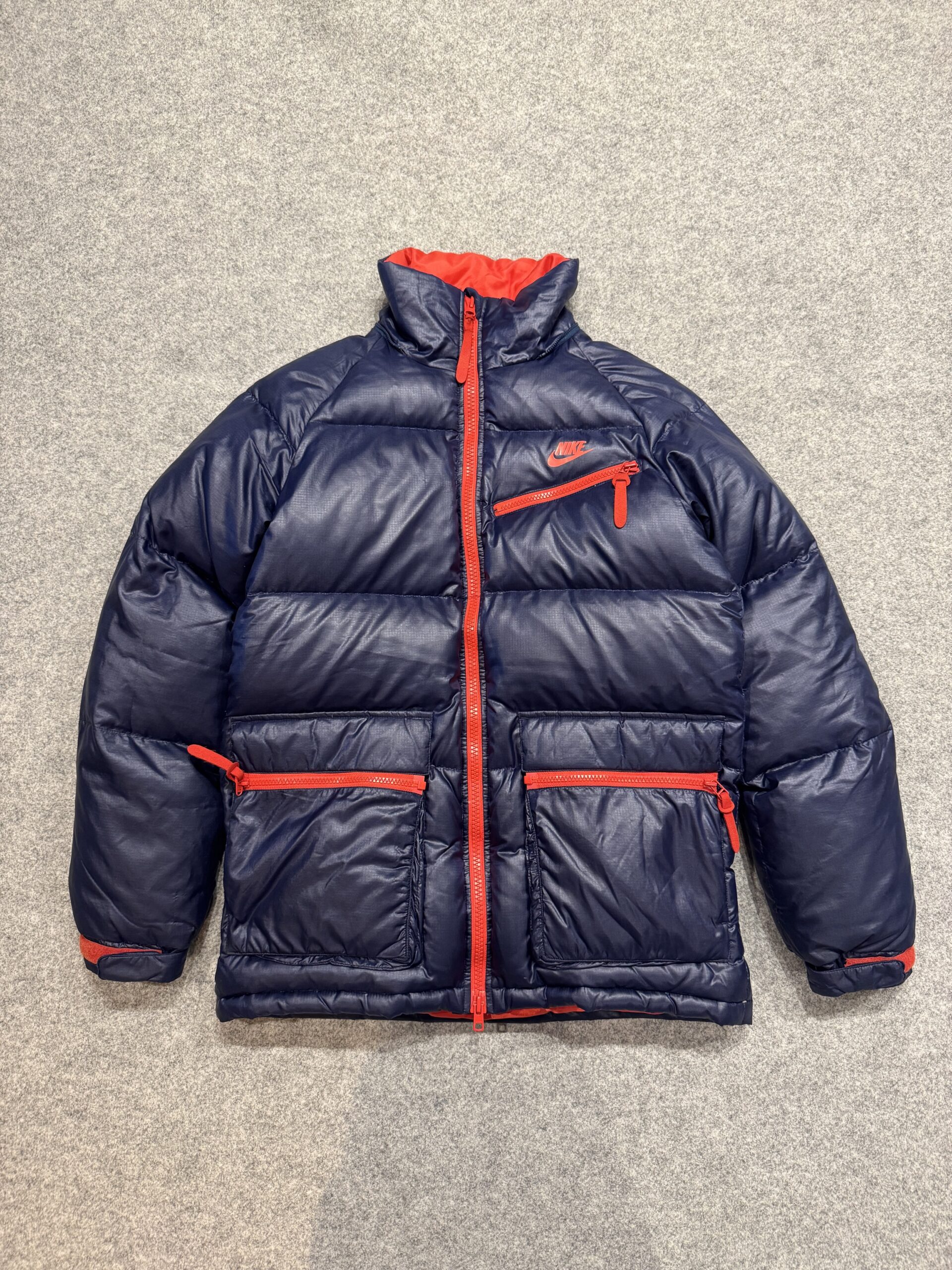 NIKE ダウン フードなし 正面