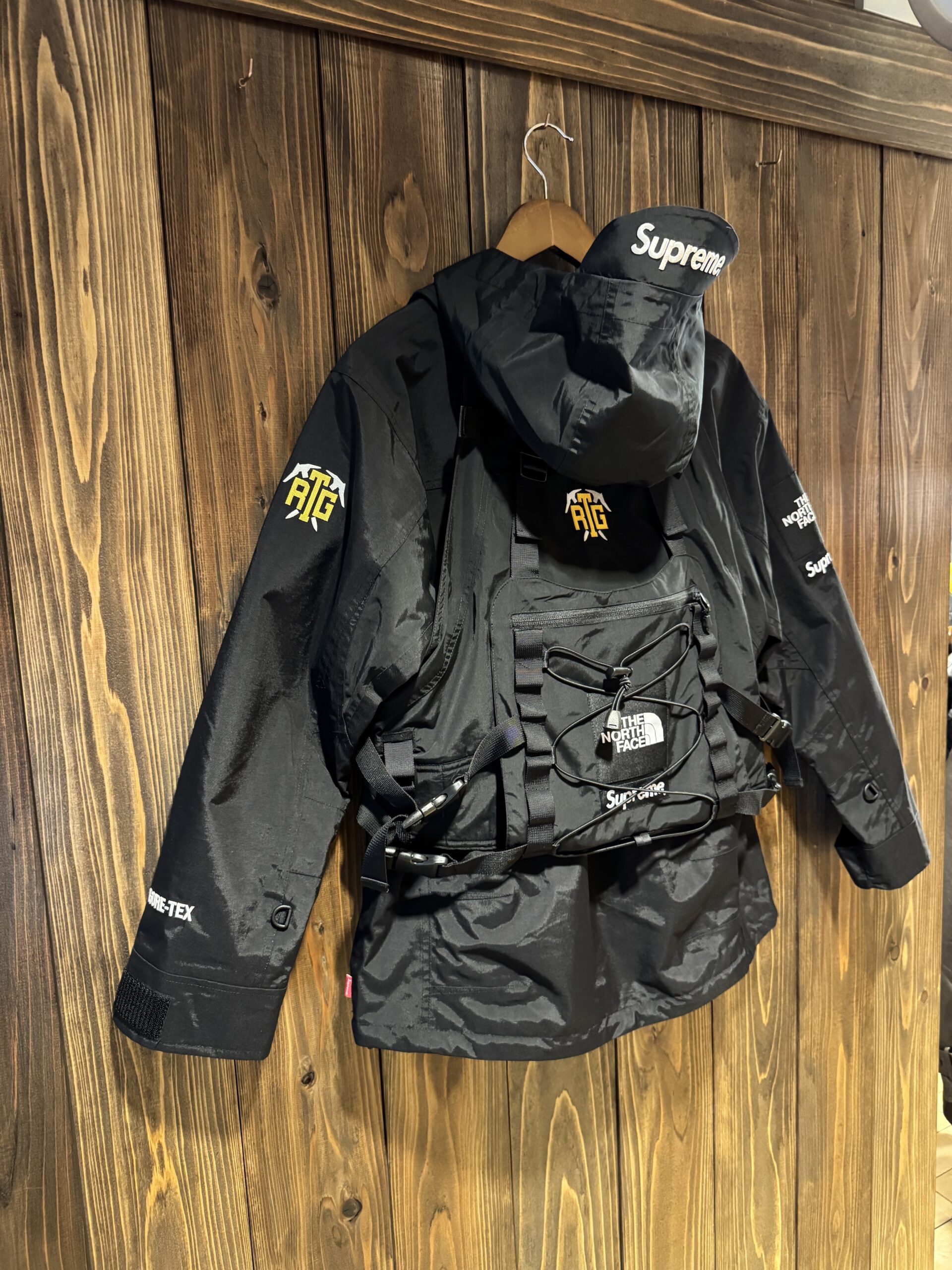 Supreme × THE NORTH FACE RTG Vest Jacket バックの立体感
