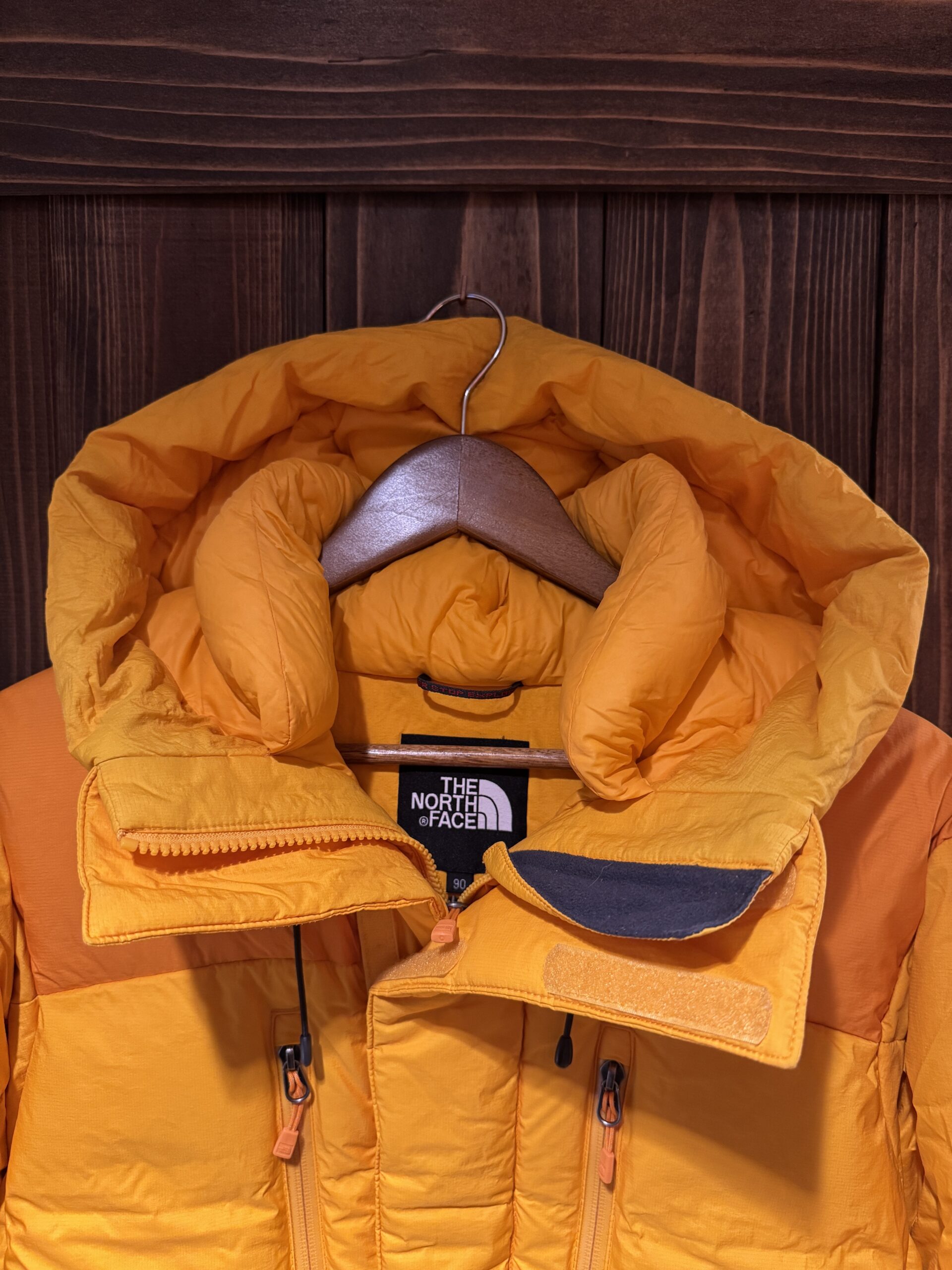 フードとドローコード周り（HyVentダウン／NFJ1DD71）