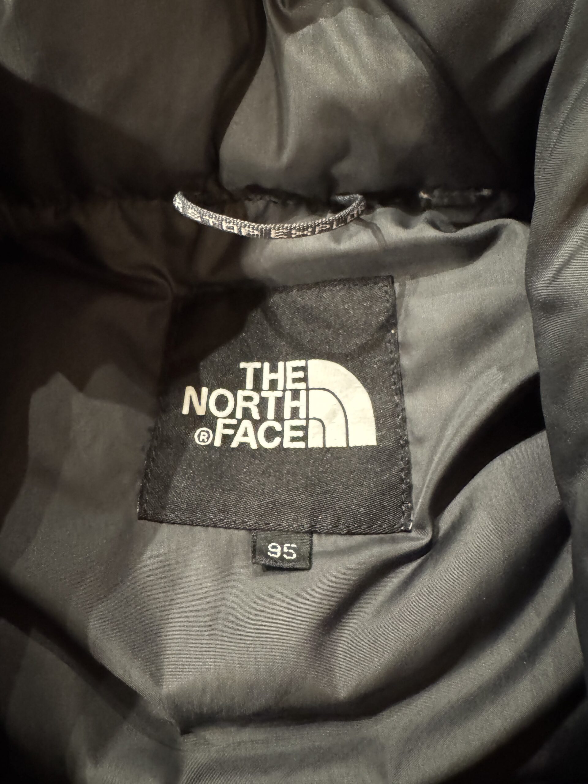 THE NORTH FACE首元タグとサイズ95表記
