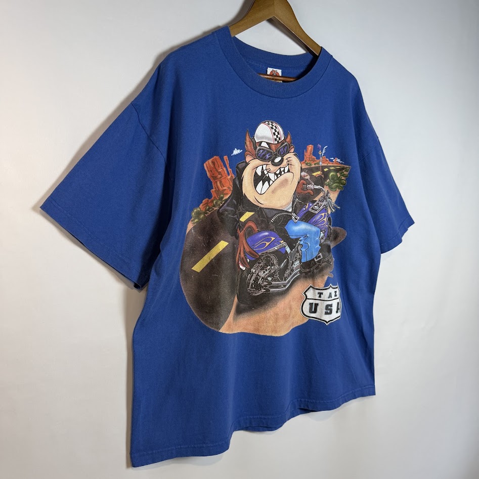 1997年Looney Tunes タズ バイカーTシャツ 斜め左からのシルエット