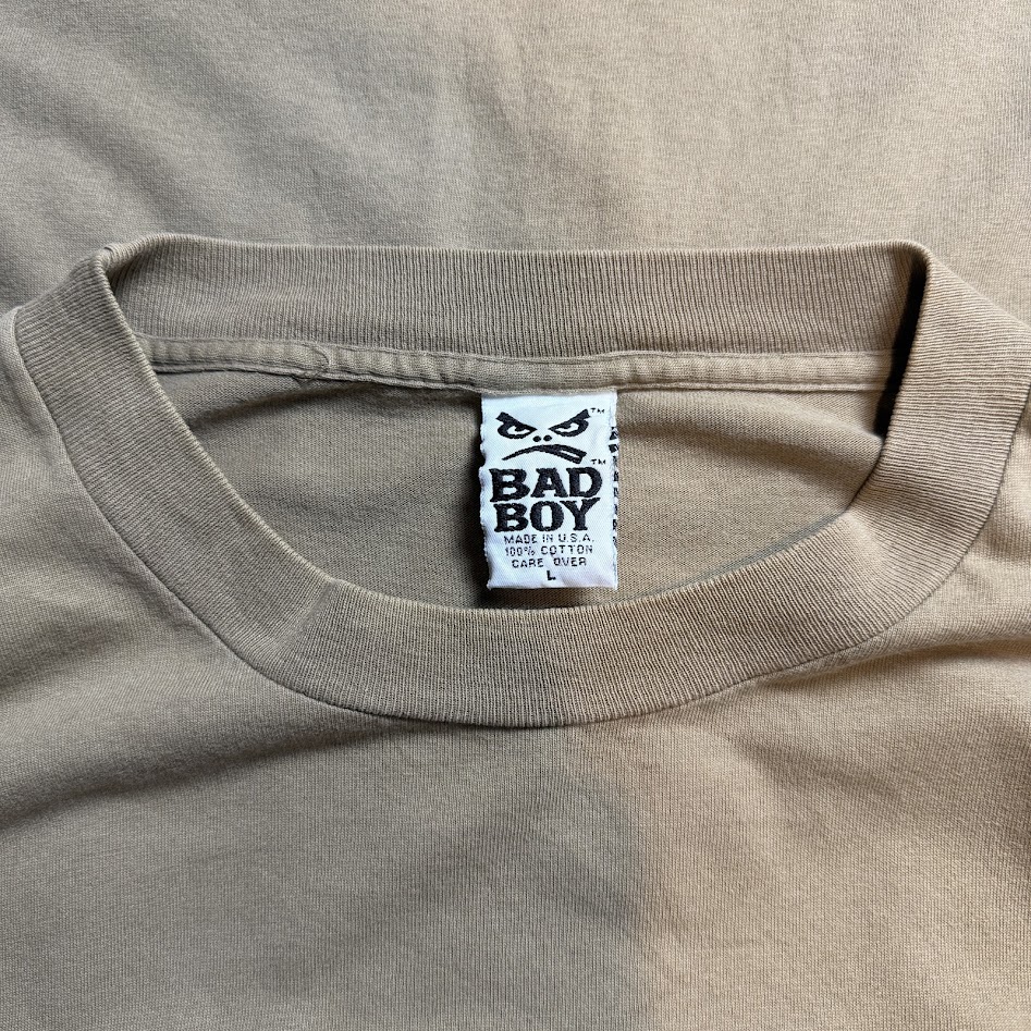 BAD BOY Tシャツ 首元の状態