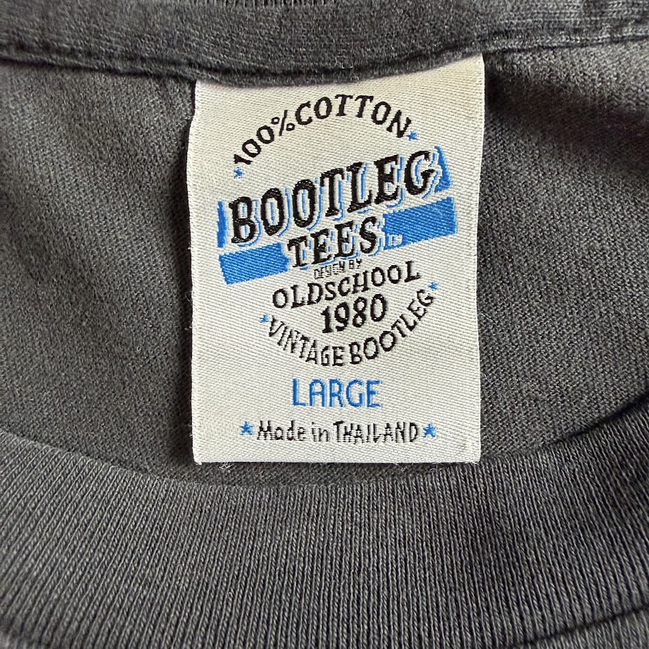BOOTLEG TEES ブランドタグ BOOTLEG TEESの表記があるカート・コバーンTシャツのブランドタグ