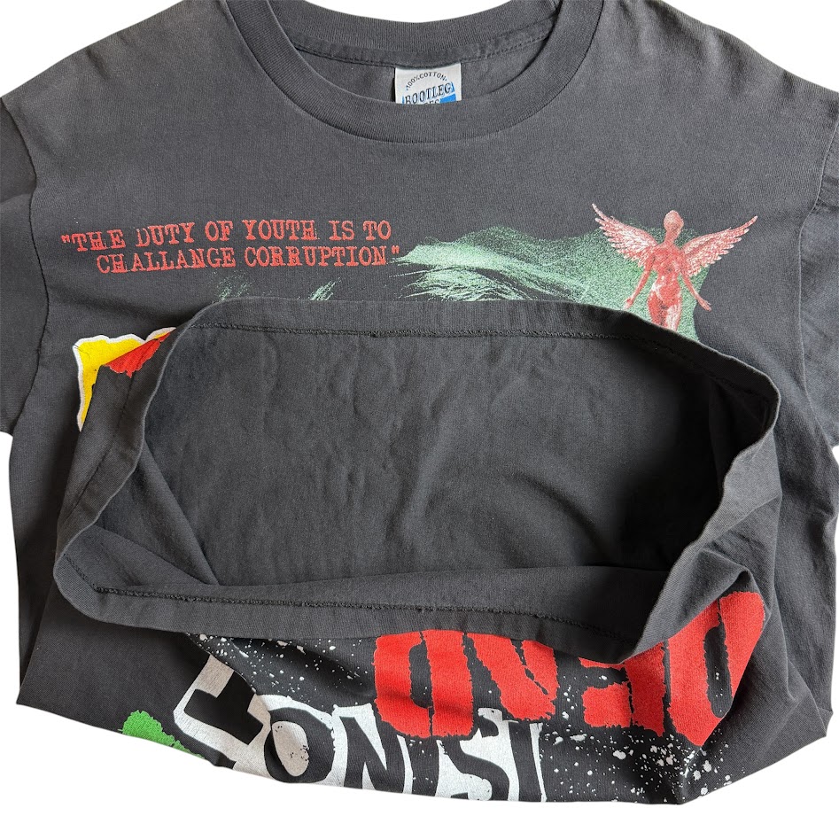 カート・コバーンTシャツ 裾の状態 カート・コバーンTシャツの裾と裏側の縫製状態
