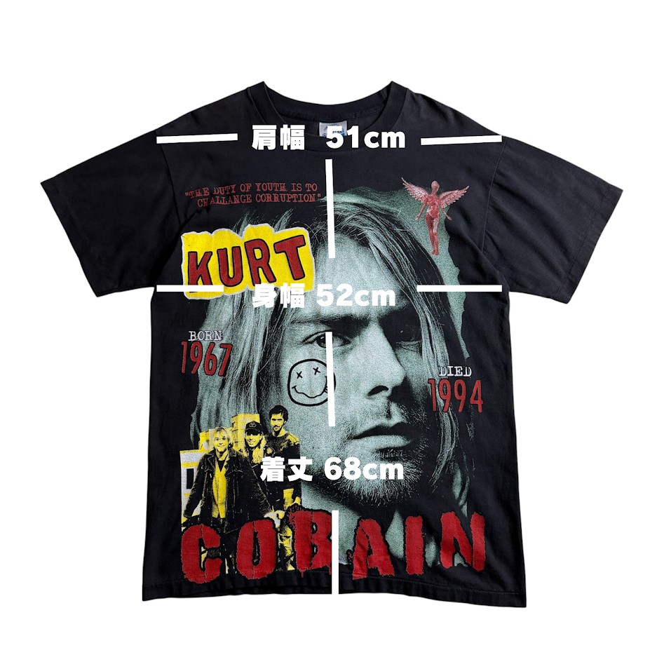 カート・コバーンTシャツ サイズ実寸 肩幅51cm、身幅52cm、着丈68cmと記載されたカート・コバーンTシャツの採寸画像