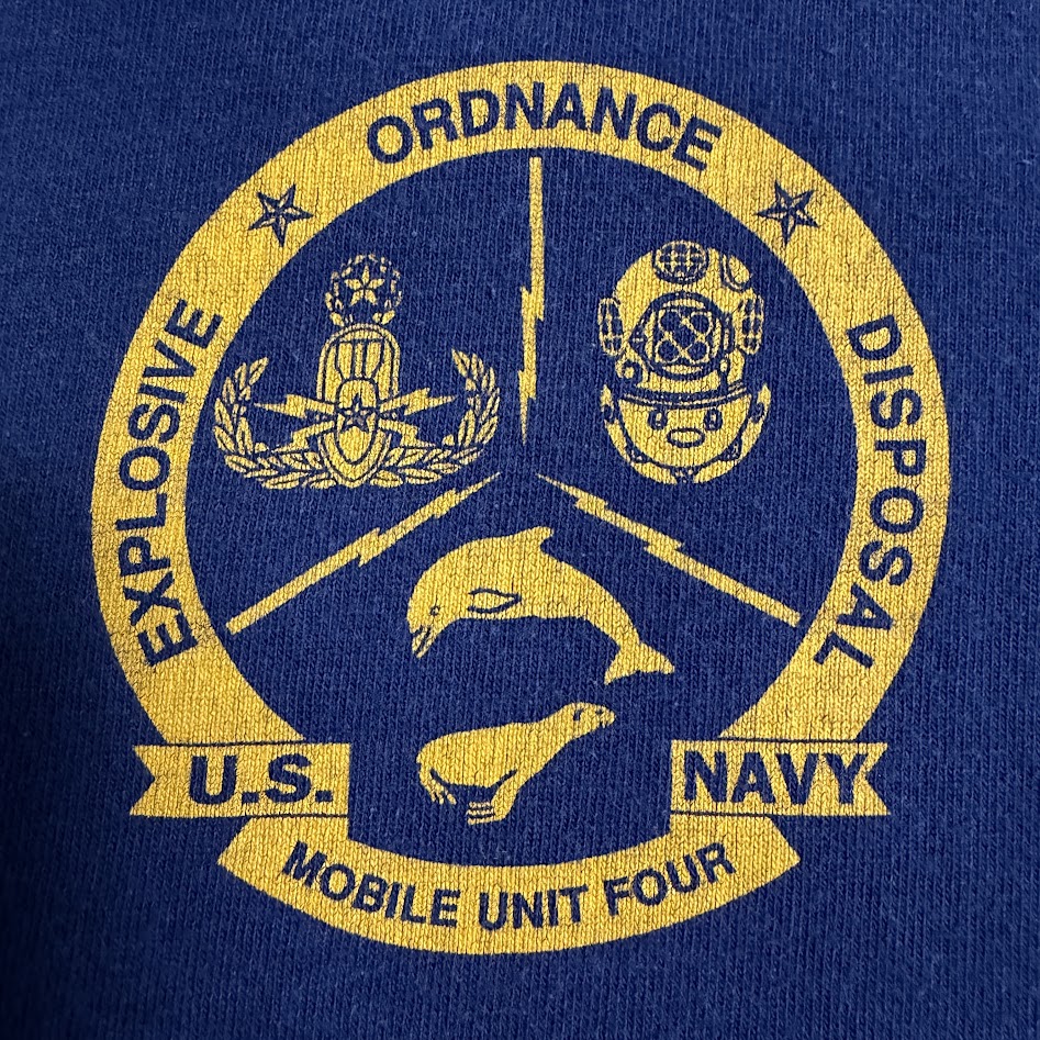 U.S. NAVY EOD Mobile Unit Four Tシャツ フロントエンブレム