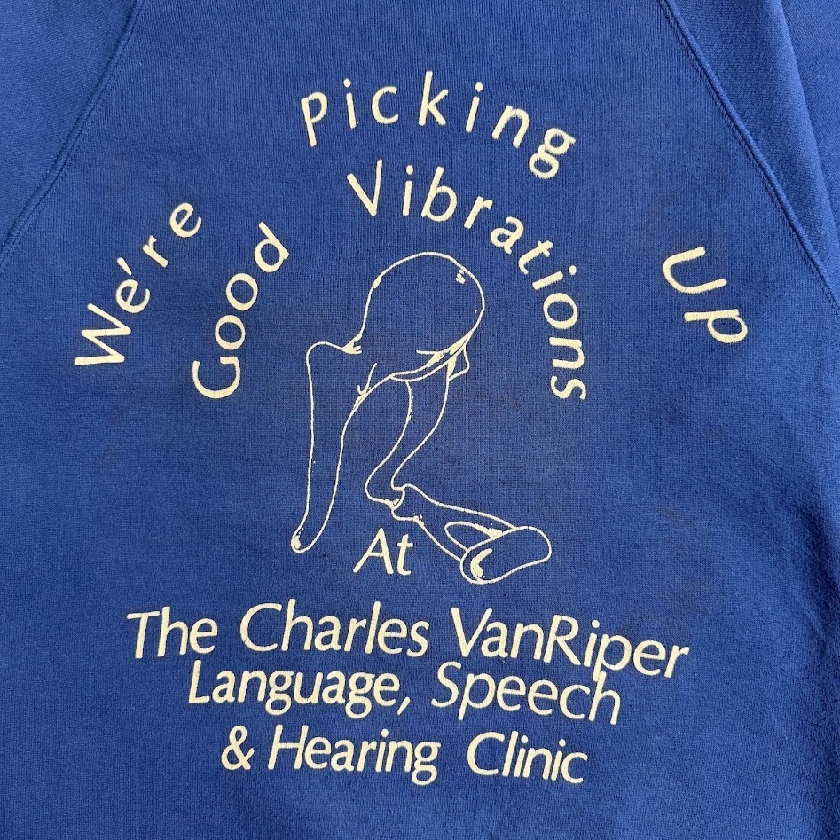 We're Picking Good Vibrations UpとCharles Van Riperクリニック名が入ったフロントプリント